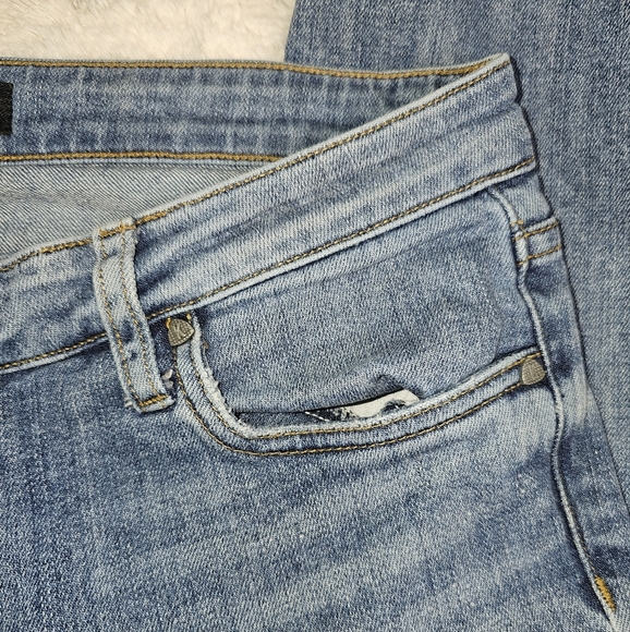 Kut From The Kloth Mid Rise Distressed Medium Wash Jeans Size 8 - Picture 5 of 11